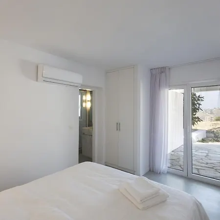 Modern With 2 Apartments, A Swimming Pool And Sea View, In The Area Of * Κούνδουρος