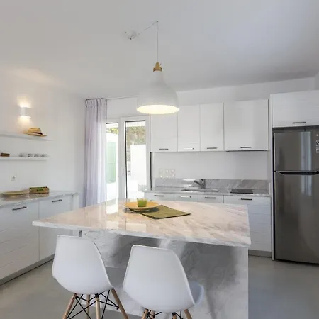 Modern With 2 Apartments, A Swimming Pool And Sea View, In The Area Of Σπίτι διακοπών *