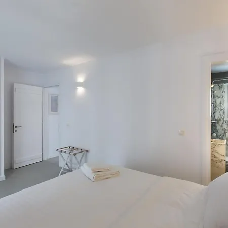 Modern With 2 Apartments, A Swimming Pool And Sea View, In The Area Of Κούνδουρος